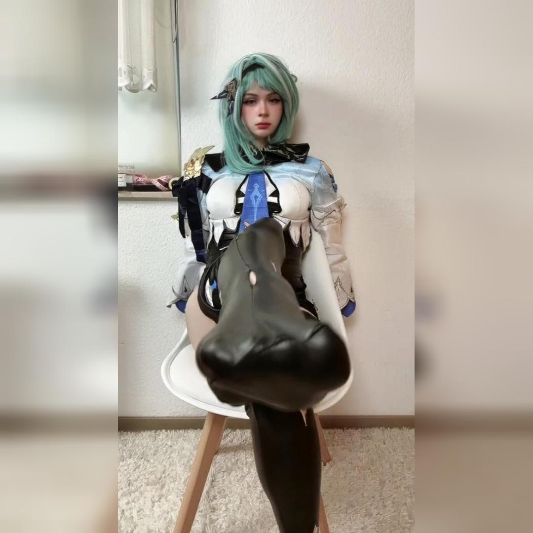 MHTCosplay tweet media