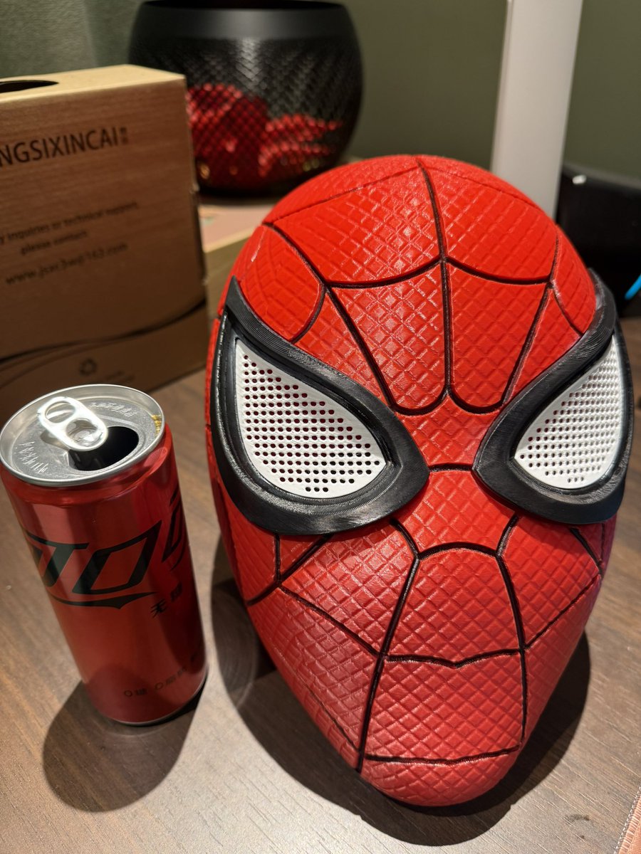 打了一天一夜，帅确实是帅 但是我头太大戴不上😑