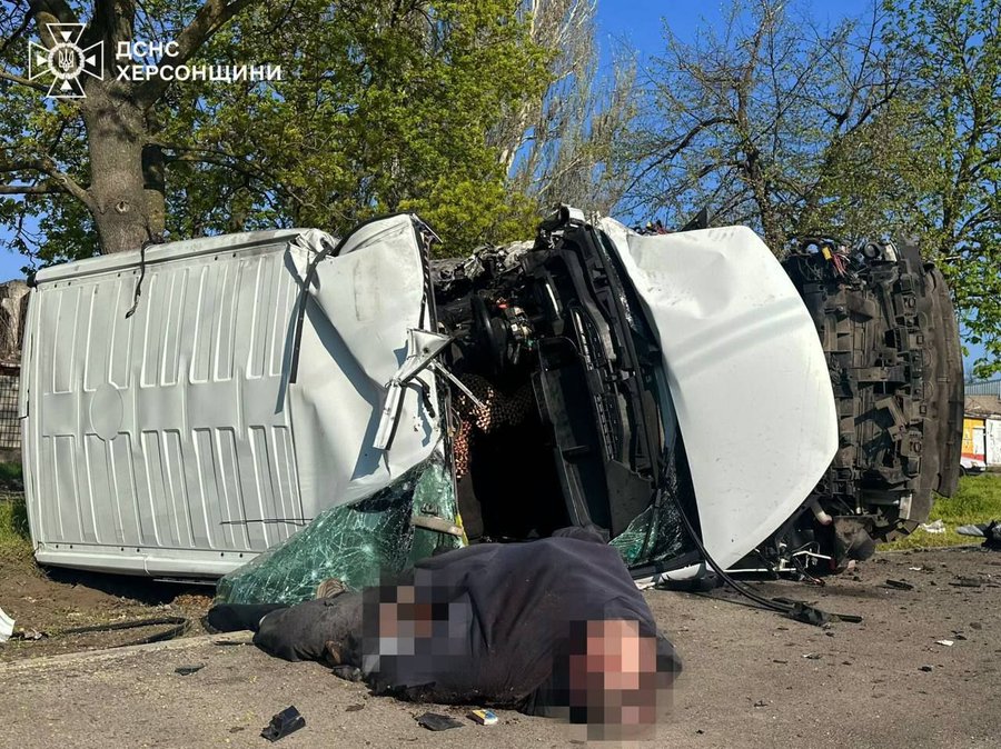 CrimeanVoyager's tweet photo. 💔📸 Kherson today.

Every time you step outside, it could be your last.

But the world keeps ignoring the daily killings of Ukrainians. https://t.co/hbgQn9qsh7