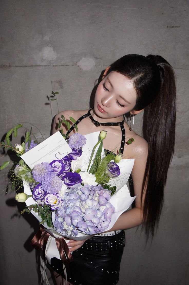everymoonsss's tweet photo. #edainora 💐 https://t.co/nFVCoidH0N
