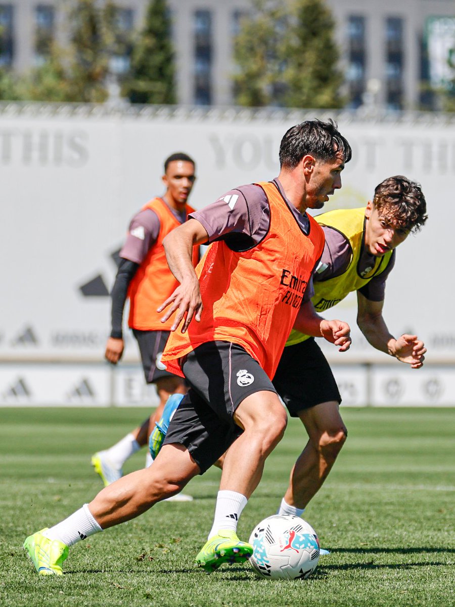 HealthMole's tweet photo. RT @realmadridarab: 🟠✖️ 🟡 https://t.co/dzoYHh4YHk