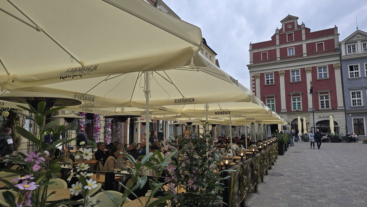 pan_podlaszuk's tweet image. Pozdrowienia z Poznania! A juz wieczorem lece na kilka dni do Wielkiej Brytanii, gdzie zamykam ostatnie sprawy, poniewaz po 12 latach emigracji w koncu wrocilem na stale do Polski 🇵🇱