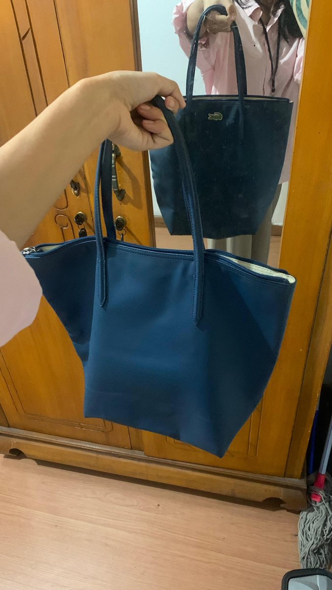 apricotdiva's tweet photo. wts lacoste concept vertical navy under 500k nego boleeeh, kalau mau more details boleh dm aku yaa tapi kindly reply/mention aku jg soalnya gaada notif kalo requests hehe 🫶🏻 https://t.co/NQw5UZkul0