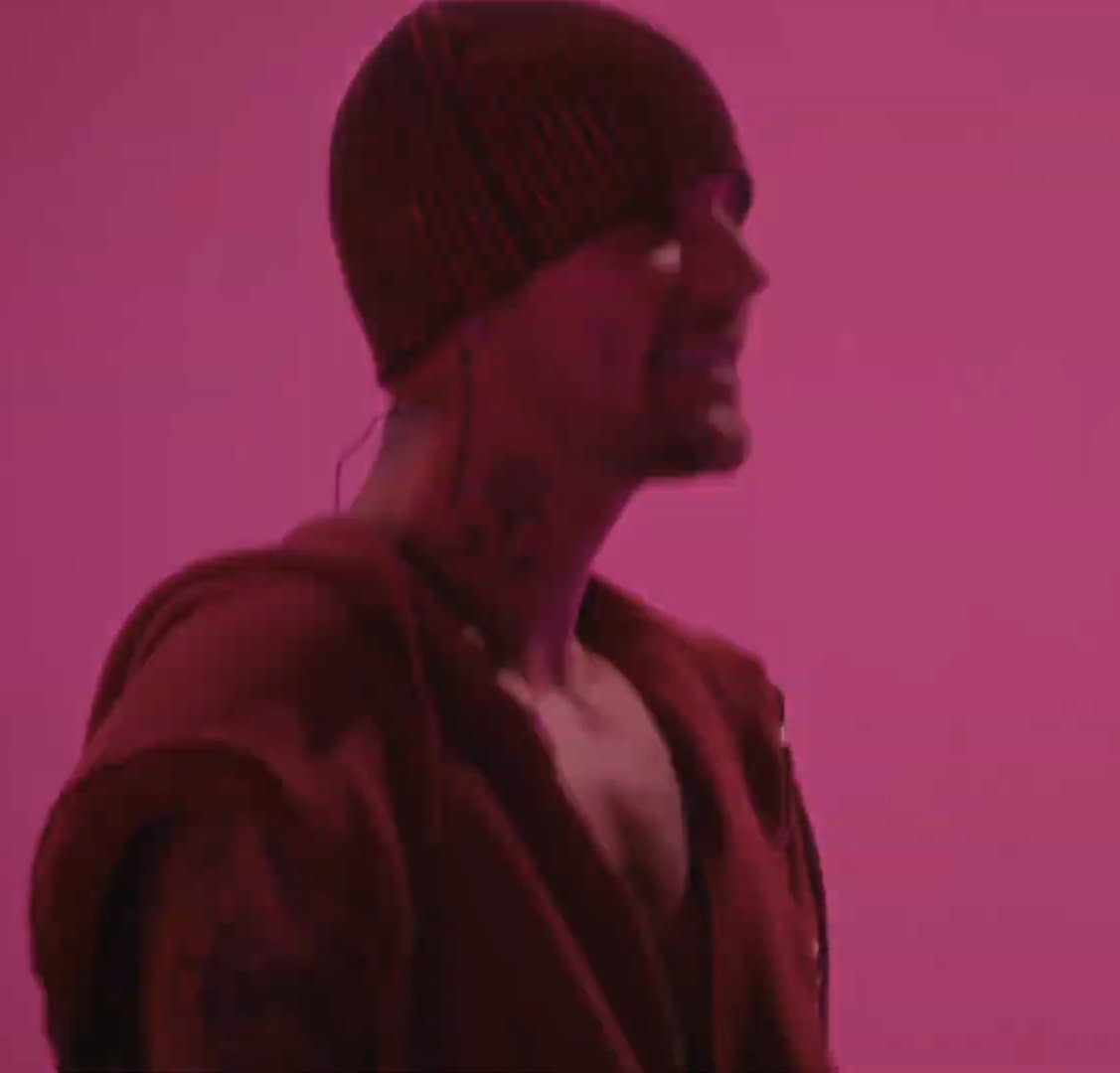 lo veo al duko y lo veo a justin, lo veo a justin y lo veo a duki me estoy volviendo loca