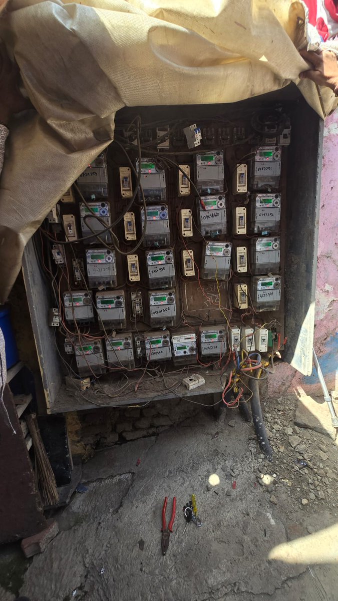 MiZishanAhmed's tweet image. @AdaniElectricity कृपया ध्यान दें। नया बिजली कनेक्शन हेतु शुल्क ₹2660 जमा करने के बावजूद अब तक मीटर नहीं लगाया गया है। Account No:154167459, Contract No:707750824. कृपया तत्काल मीटर इंस्टॉलेशन कर समस्या का समाधान करें। #AdaniElectricity #Mumbai #Govandi #Mankhurd Con -9699066786