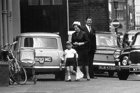 Club_Masmini's tweet image. 🎩🇬🇧
Aunque nació para las masas, el #MINI se convirtió rápidamente en el segundo coche favorito de los ingleses más pudientes para moverse por Londres. ¡Fue el primer coche que rompió las barreras de clase social, siendo igual de "cool" para un obrero que para un Lord! 👑🤝