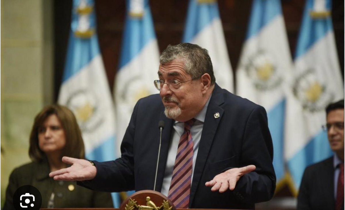 Y entonces como le hizo Marco Antonio Villeda para ser nombrado juez a los 26 años de edad recién graduado, sin experiencia y nuca haber ejercido la carrera?