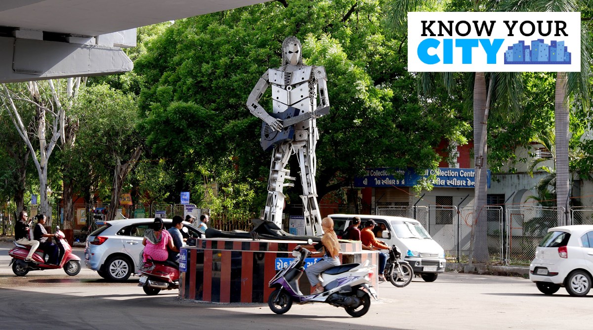 gemsofbabus_'s tweet image. India has spent ₹1.5 lakh crore on Smart Cities over the last 10 years. Yes, ₹1.5 lakh crore.

And this is the Avg Smart City starter pack:

&amp;gt; I ❤️ XYZ
&amp;gt; Wall paintings
&amp;gt; “Best out of Waste” statues
&amp;gt; Tricolour lights that stop working in a few months

In most places, people