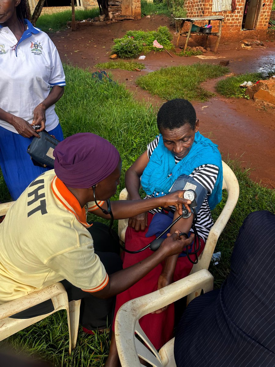 GideonSsekidde's tweet image. VHTs empowering communities.

✅ Screening for hypertension  
✅ Referring cases to health centers  
✅ Leading mental health talks to break stigma.  
Health starts at the grassroots.
#GoldenPosts @MinofHealthUG
#VHTs #CommunityHealth #EndTheStigma