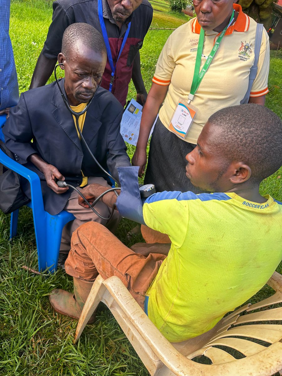 GideonSsekidde's tweet image. VHTs empowering communities.

✅ Screening for hypertension  
✅ Referring cases to health centers  
✅ Leading mental health talks to break stigma.  
Health starts at the grassroots.
#GoldenPosts @MinofHealthUG
#VHTs #CommunityHealth #EndTheStigma