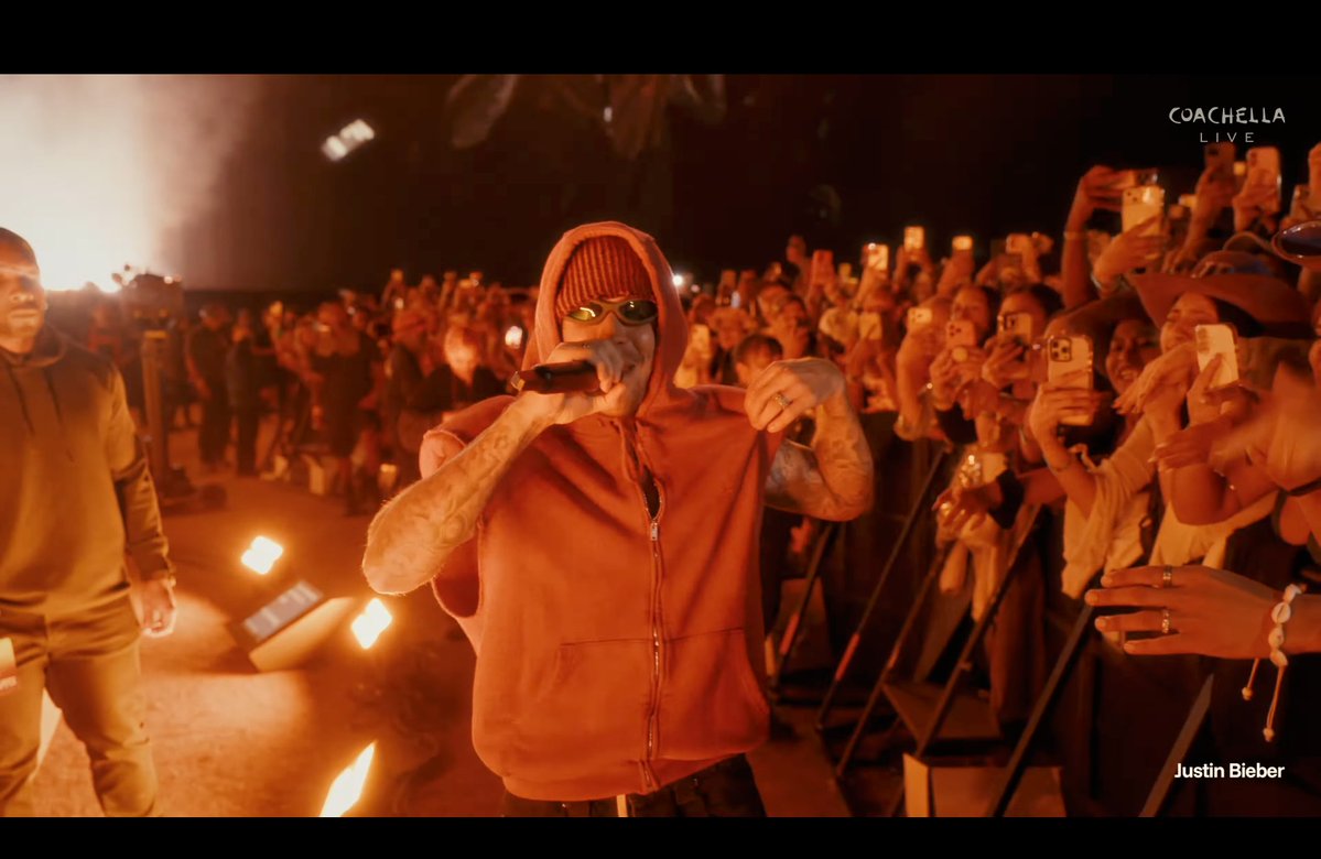 redaksilain's tweet photo. Justin Bieber performing at Coachella, smiling the whole time 

After the health scares, the breakdowns, the years of silence that smile hits different when you know what it took to get back on that stage

Screenshot from Coachella LIVE 2026 🔥 Fan content only. All rights belong to Coachella / Goldenvoice.  Posted for appreciation only 📷 #Coachella2026 #BIEBERCHELLA