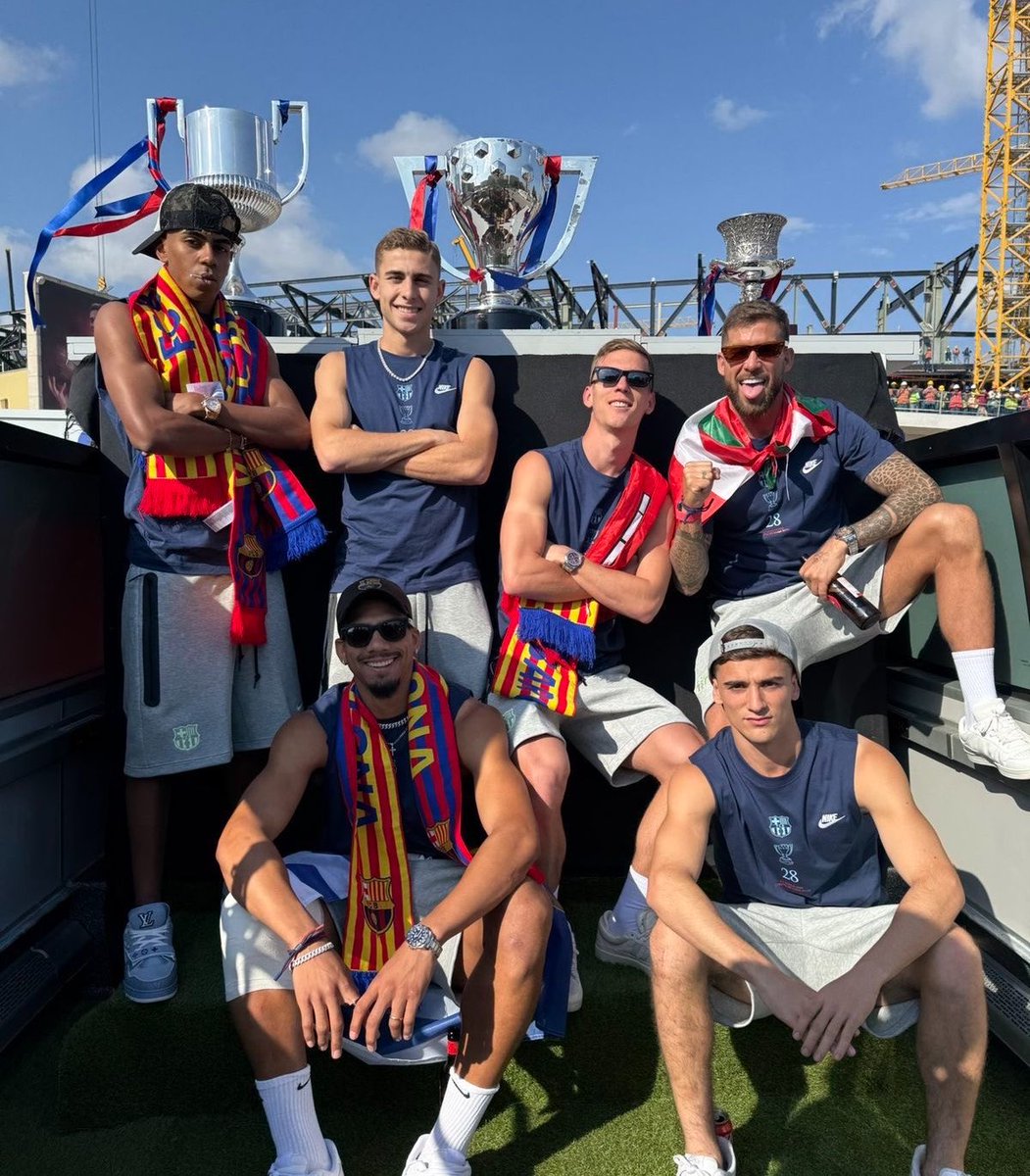 shugar bread • tweet media