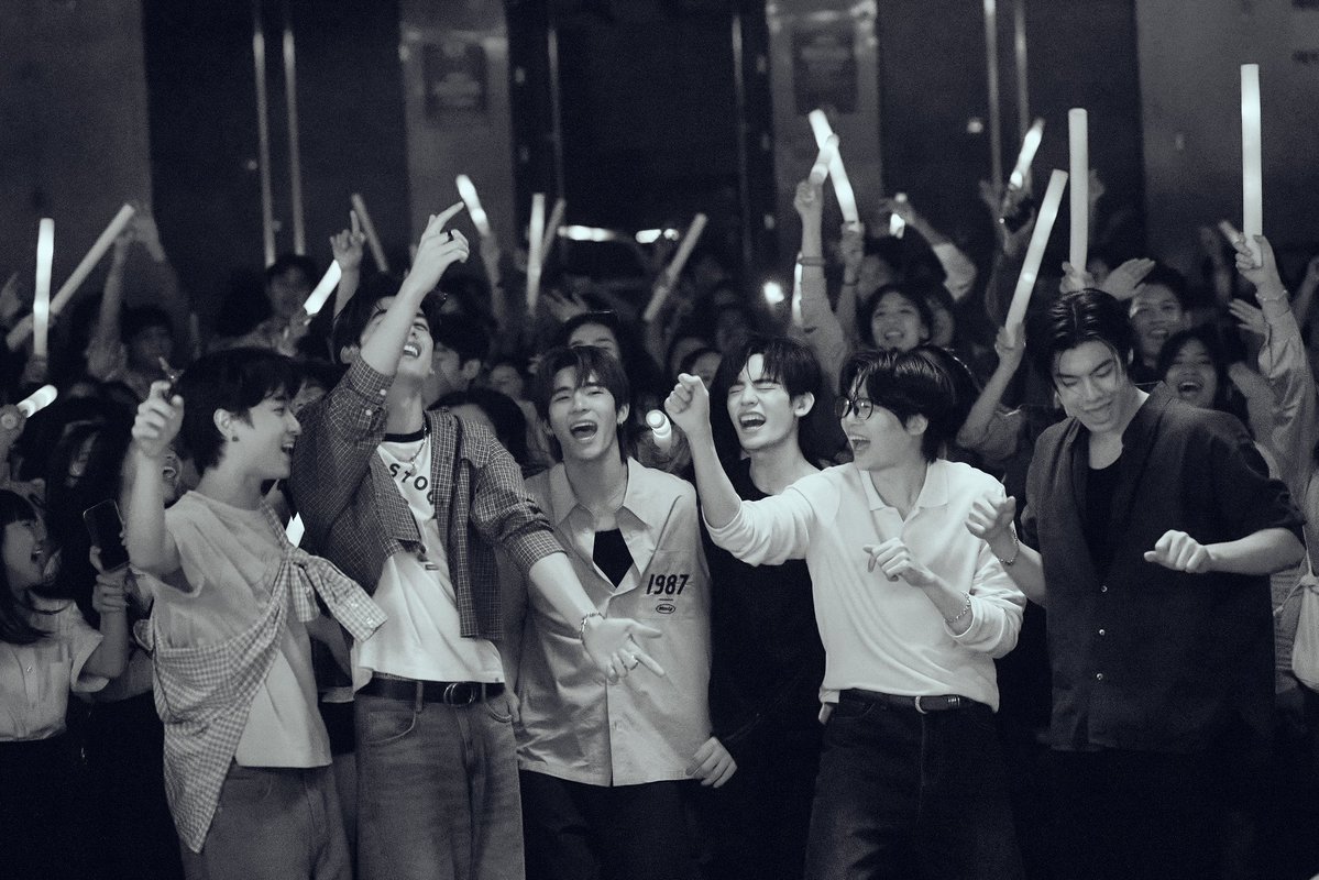 ฮิวจ์ฮิ้ว tweet media