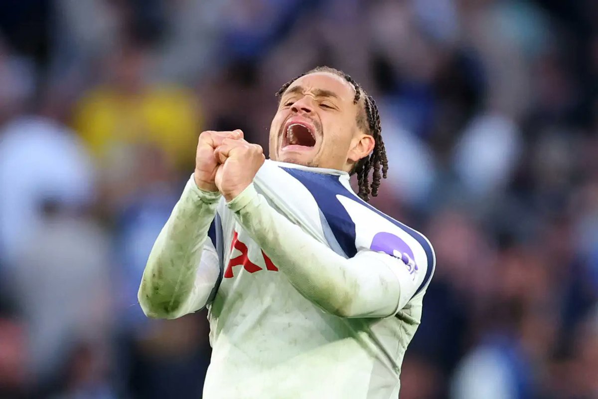 _genius_i_was's tweet image. Huge fan of Spurs player reactions to conceding late equalisers after the player has earlier been booked for over celebrating what they thought was a winning goal. 
Yesterday, Simons, previously Richarlison 😂
#Tottenham
#Spurs