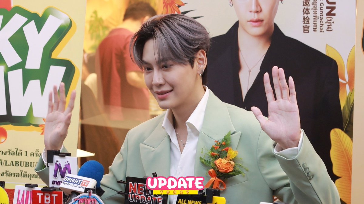 UPDATE TODAY tweet media