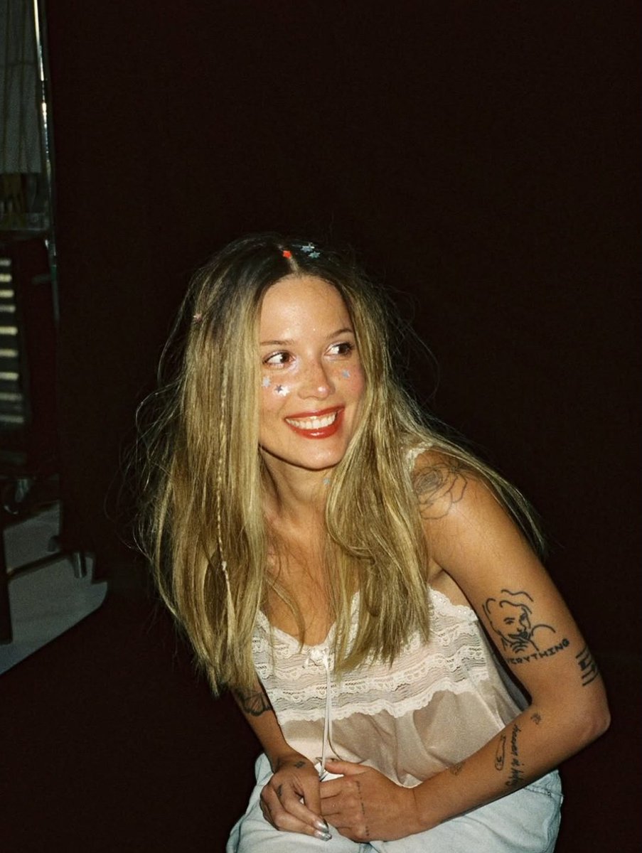 Halsey Italia tweet media