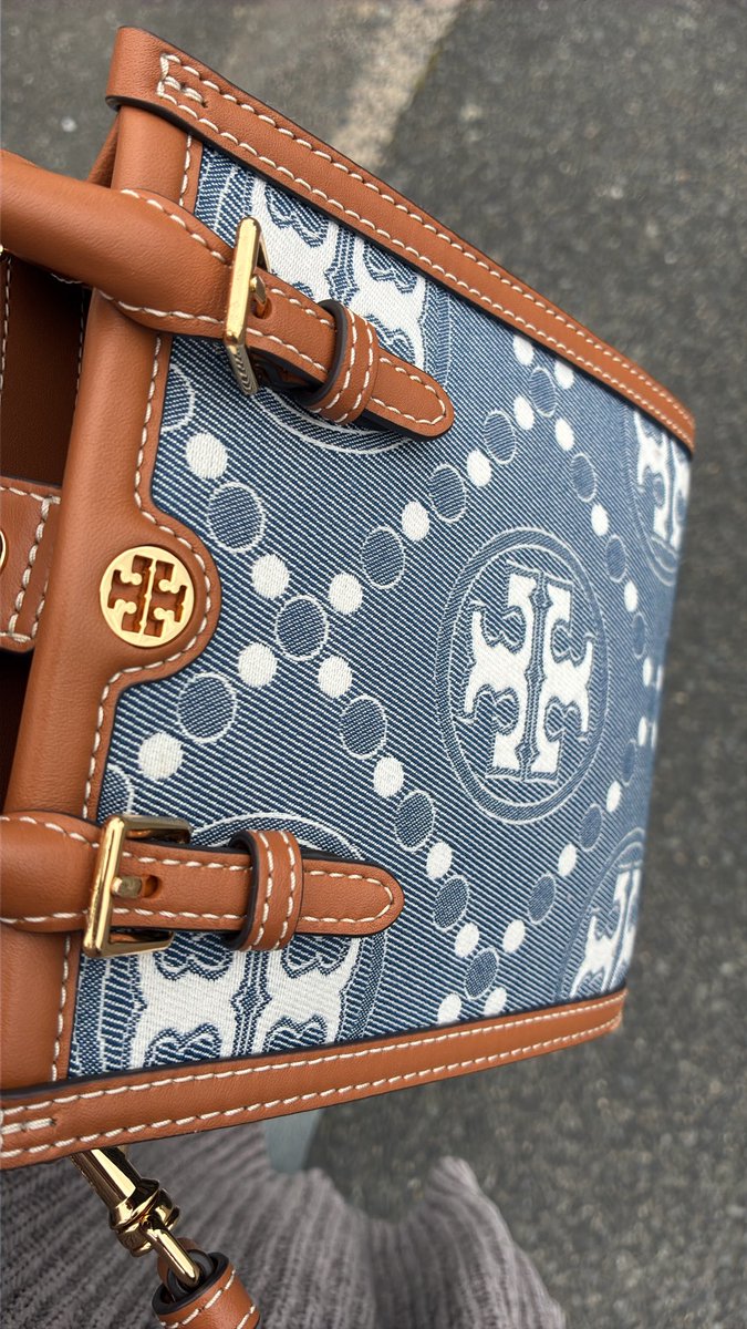 ろじお tweet media