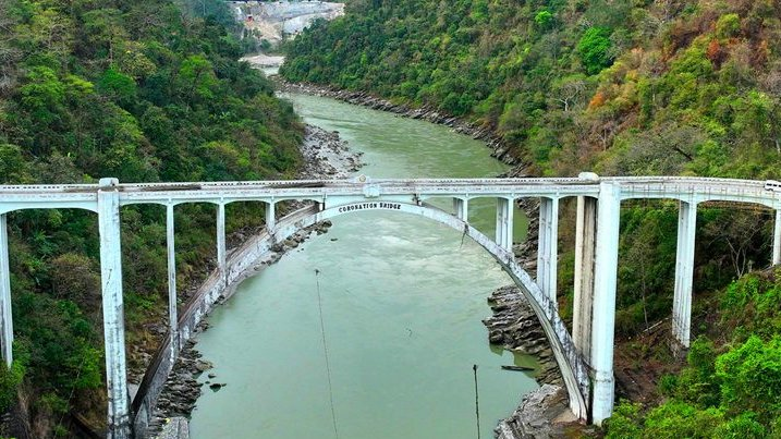 airnewsalerts's tweet image. #WestBengal: Tender for 2nd Sevoke Bridge (alternative to Coronation Bridge) over the #TeestaRiver, connecting Sevoke to Ellenbari in #Darjeeling, cancelled on administrative reasons.
