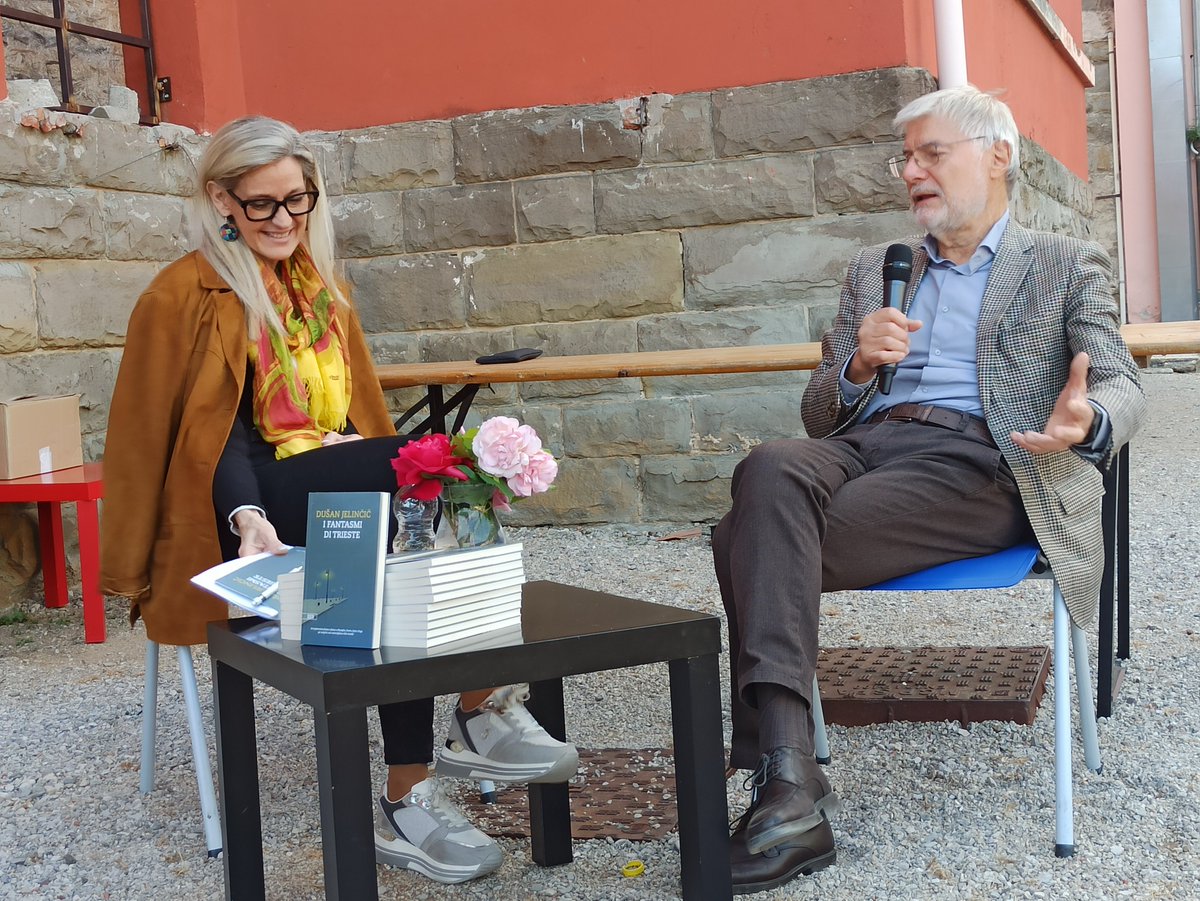 dusanj3's tweet photo. Ieri, nel parco dell’ex ospedale psichiatrico di Trieste, nell’ambito dell’iniziativa Horti Triestini, è stata presentata la mia raccolta di racconti I FANTASMI DI TRIESTE. Un grazie a Ilaria Romanzin per la presentazione, a Fabiana Martini e a Jasna Merkù per le fotografie. https://t.co/2gKuxyK7iE
