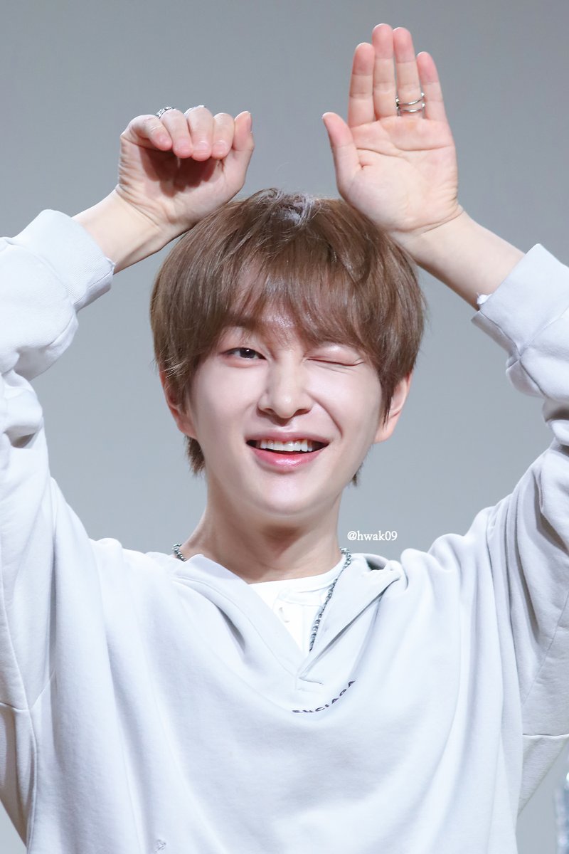 20260329 #ONEW #온유
온유 터프러브 팬싸📸

🐰