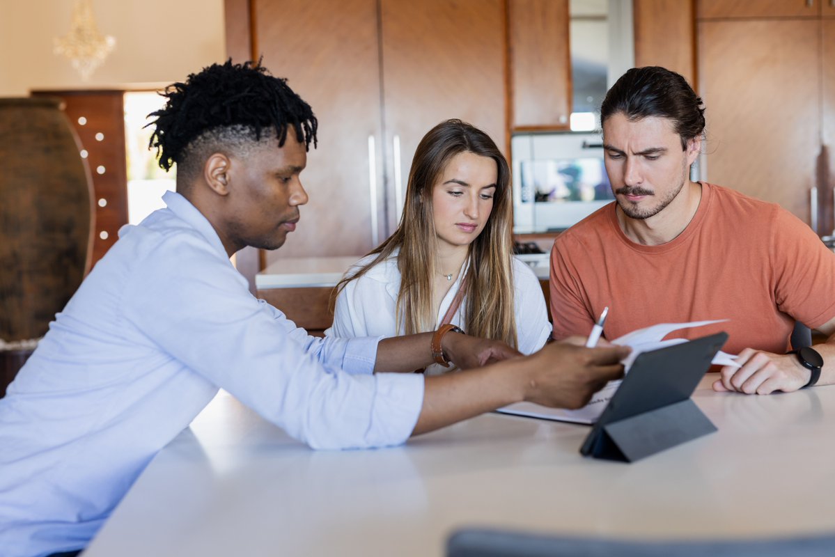 UsbLtd37911's tweet image. Navigating partner visa prep? Our experts simplify the process for compliance and peace of mind. Contact us for assistance!🤝 #immigration #visas #training #spousevisa #sponsorshiplicence #sms #innovatorfounder #globaltalent #Britishcitizenship #skilledworker