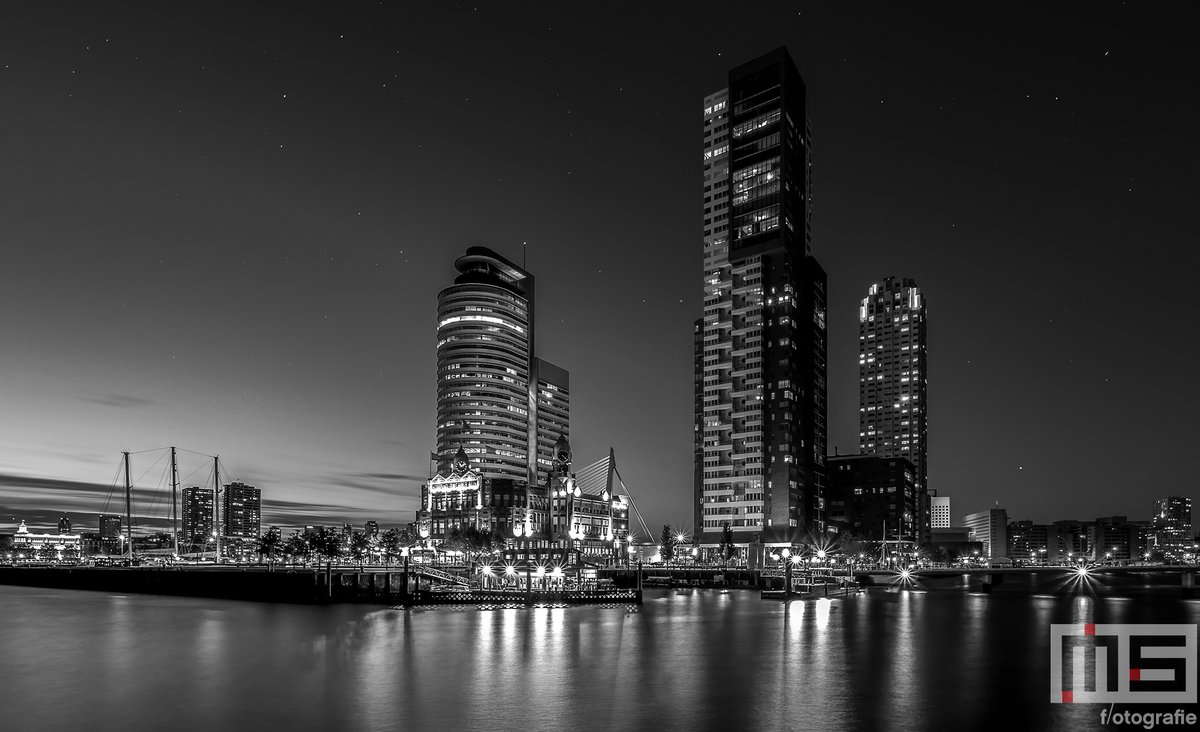 010bynight's tweet image. De #skyline van #Rotterdam door @marcvanderstelt
als afdruk op canvas of #print? Verkrijgbaar via shop.ms-fotografie.nl
.
.
.
#picfee #werkaandemuur #sfeeraandemuur #artheroes #benrobenelux #fujifilm #fujifilmnederland