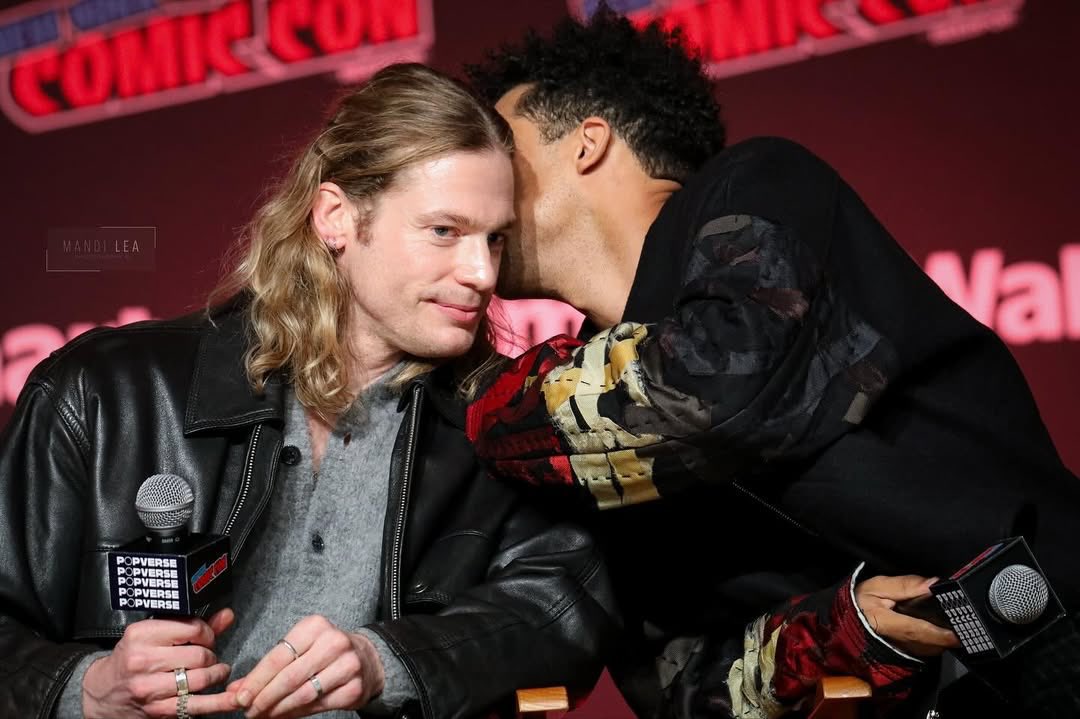 › ana ‹ tweet media