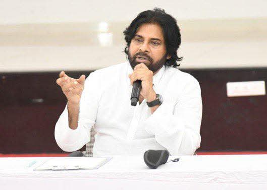 Ganne_Anna's tweet photo. ఇటీవల అనారోగ్యంతో బాధపడుతూ శనివారం శస్త్రచికిత్స చేయించుకున్న జనసేన అధినేత, గౌరవ రాష్ట్ర ఉప ముఖ్యమంత్రి @PawanKalyan  గారు భగవంతుని కృపతో త్వరగా కోలుకుని మళ్లీ ప్రజాసేవలో చురుకుగా కొనసాగాలని మనస్ఫూర్తిగా కోరుకుంటున్నాను.
#PawanKalyan #JanaSenaParty 
#JaiTDP https://t.co/rBSFH2Vkzu