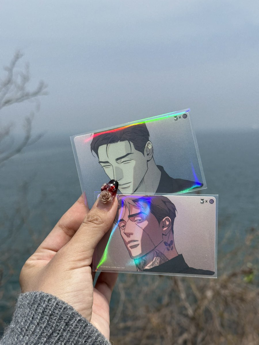 ทริปชิงเต่า มาเพราะพี่เทา ทุกครั้งที่ไปที่ไหน พี่เทาจะบอกว่าตัวเองเป็นคนชิงเต่า บ้านเกิดผมมีทะเล มีชายหาดที่โรแมนติก ถ้าพวกคุณมีคนรัก หรือถ้าผมมีคนรัก ผมก็อยากจะพาคนรักไปเดินชายหาดที่นั่น และนี่คือจุดเริ่มต้นของทริปนี้ทั้งหมด เพื่อพิสูจน์คำพูดของเมน 🫡 เออ โรแมนติกจริงพี่