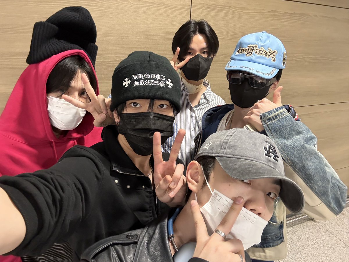 E'LAST(엘라스트) tweet media