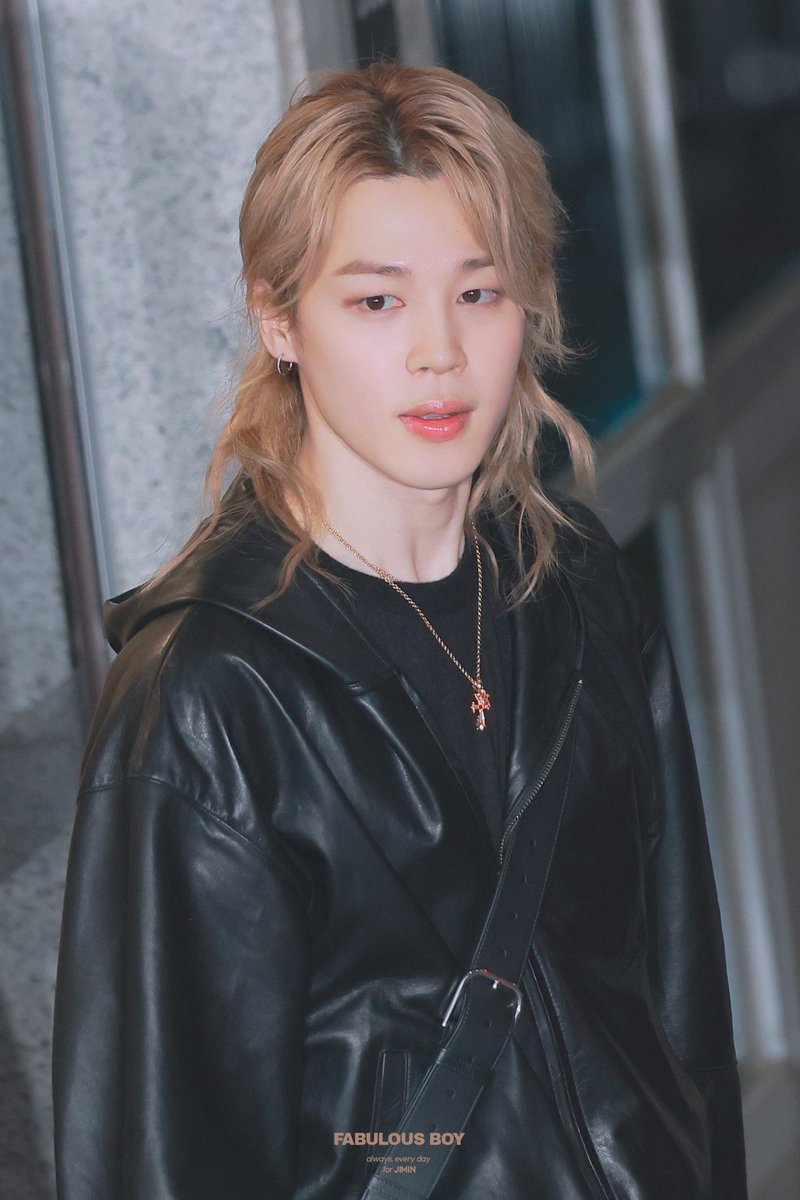 FABULOUSBOY_JM's tweet photo. 260418 입국

반묶음 최고셔요🥹

#방탄소년단 #BTS #지민 #JIMIN #ジミン 
@BTS_twt https://t.co/FaTLLyMqpn