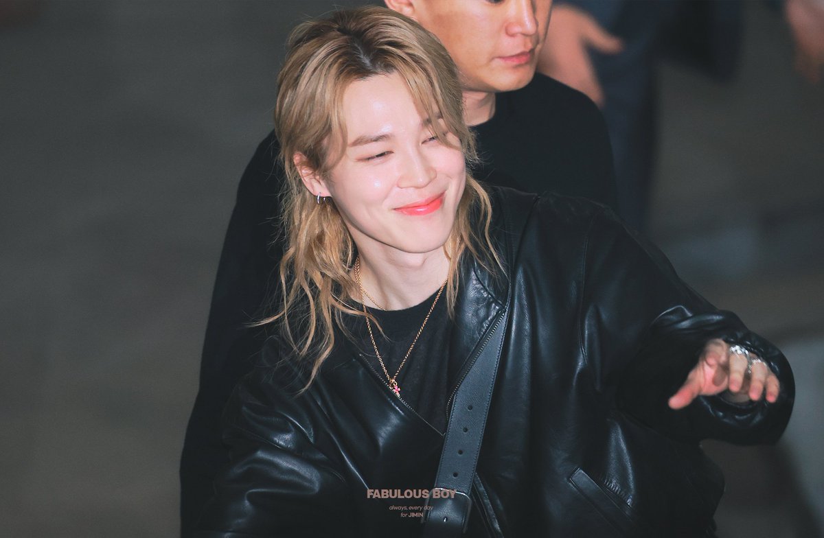 260418 입국

하튜하튜😘

#방탄소년단 #BTS #지민 #JIMIN #ジミン 
<a href="/BTS_twt/">방탄소년단</a>