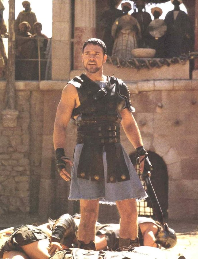Frasespeliculas's tweet image. "La valentía más grande del ser humano es mantenerse de pie, incluso cuando se esté cayendo a pedazos". ⚔️🛡️

​📽️ Gladiator (2000)

#Gladiator #Cine #Máximo #Honor