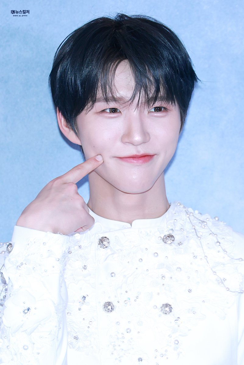 newsculture1's tweet image. 260419 엔시티위시 기자간담회 재희

대영이는 걍걍
뽀뽀 조르는 댕트세요‼️

🔗nc.press/news/articleVi…

#엔시티위시 #NCTWISH #WISH
#재희 #JAEHEE #ジェヒ