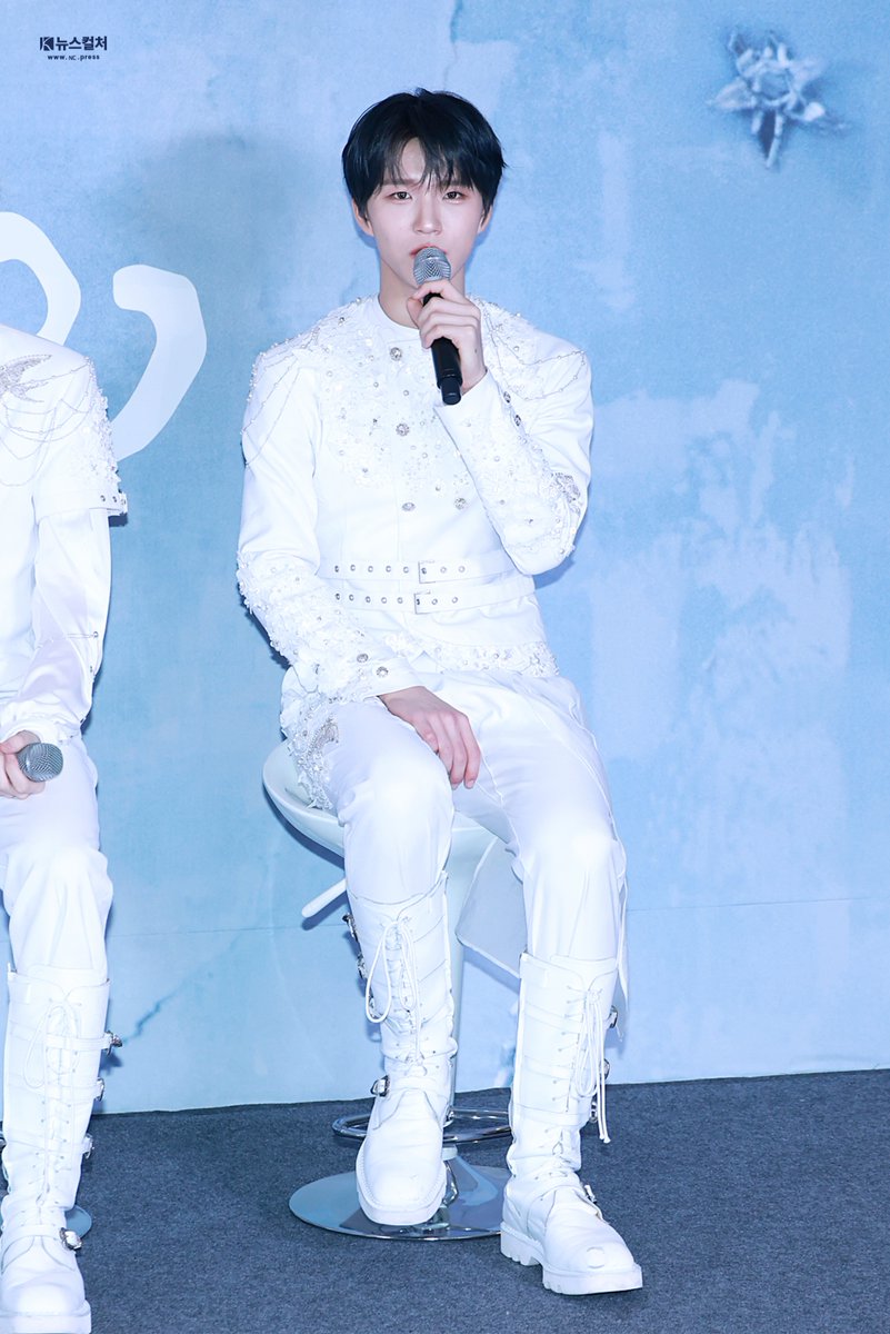 newsculture1's tweet image. 260419 엔시티위시 기자간담회 재희

대영이는 걍걍
뽀뽀 조르는 댕트세요‼️

🔗nc.press/news/articleVi…

#엔시티위시 #NCTWISH #WISH
#재희 #JAEHEE #ジェヒ