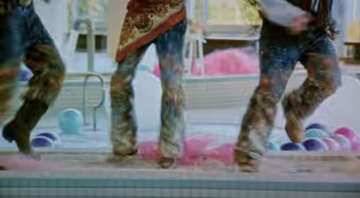 emi11976442416's tweet image. 1時間半の遅刻です😣
今日の沼はこちら
何回見ても
足バタバタの
三人
可愛い💗💗💗

#Ni_3XL #3XLの沼
#Number_i