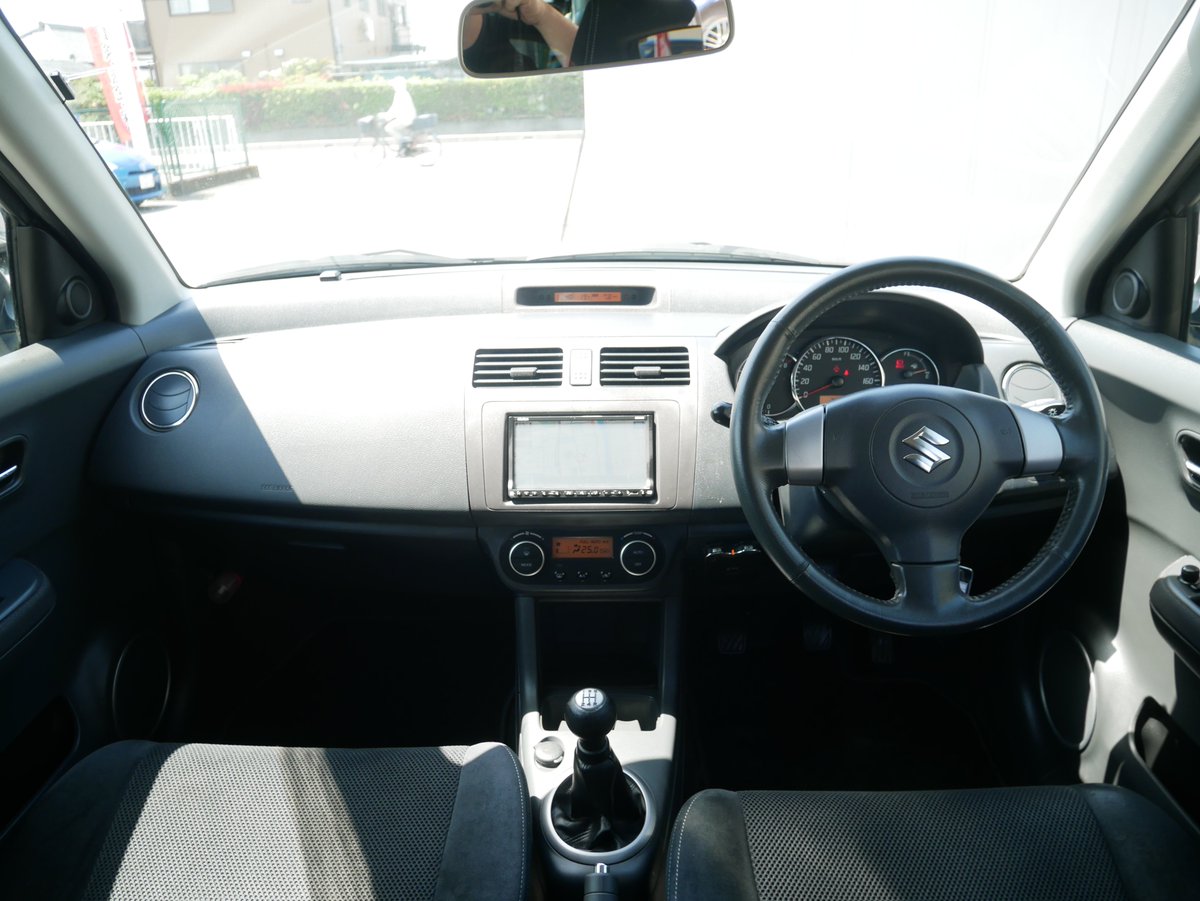 エールート tweet media