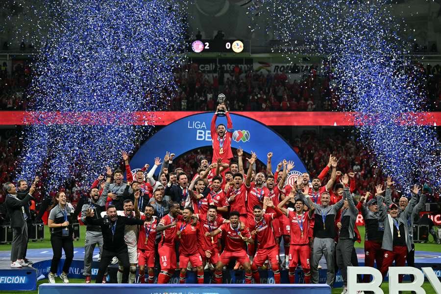 zurdinhooooo tweet media