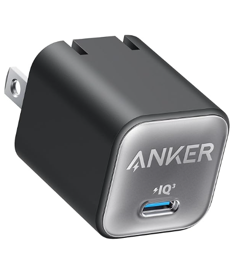 Eigis_'s tweet photo. 500円玉より小さい充電器が存在する事実。  AnkerのNano IIシリーズ、 スマホもMacBookも爆速充電。  ・旅行でアダプターかさばらない ・コンビニ袋みたいに軽い ・30W以上の出力でPC充電対応  一回これ試して。https://t.co/kJ1sjL6ZHi    #ガジェット #充電器 #QOL爆上がり https://t.co/yWaQqv5thD