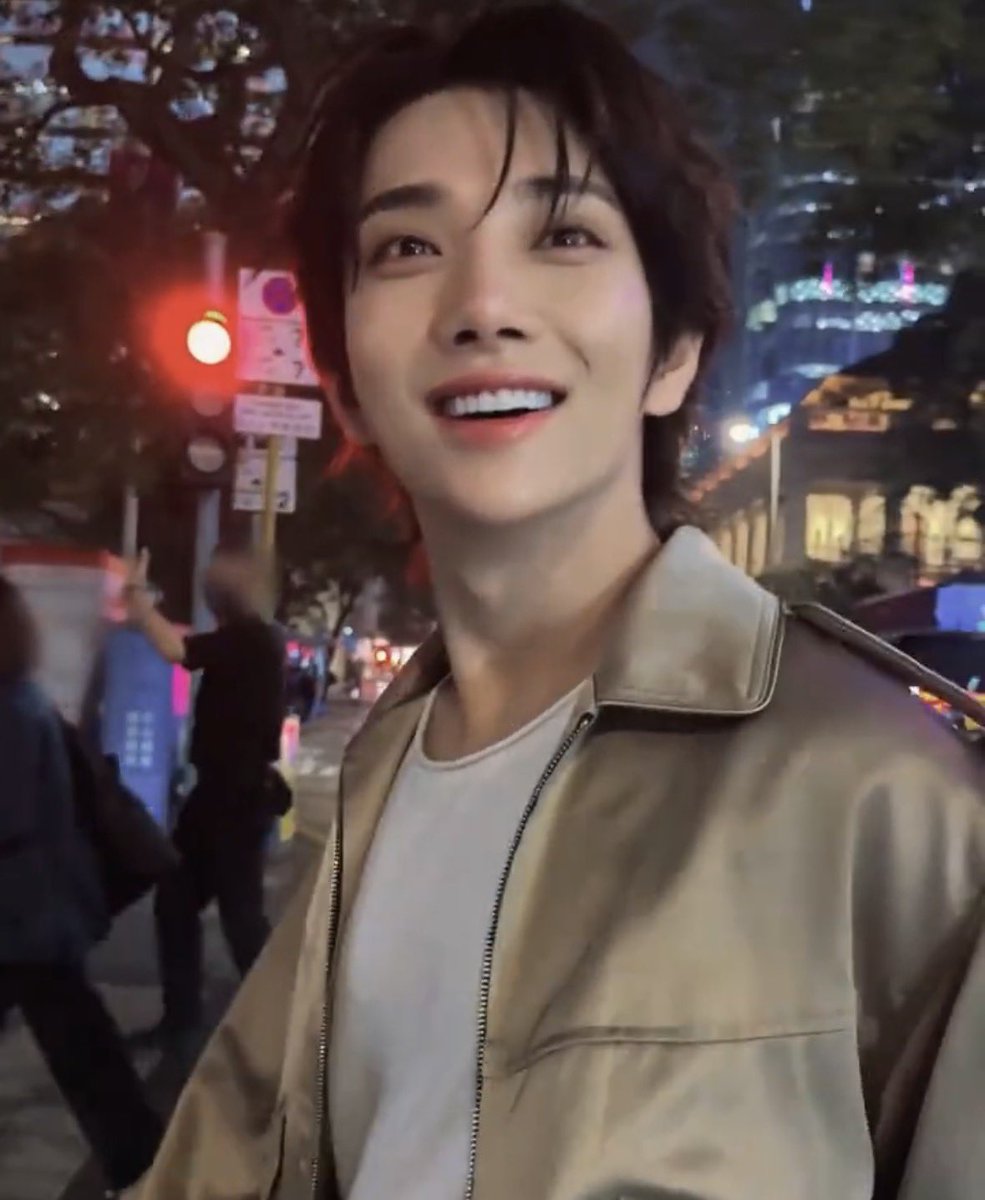 왤케 잘생김(중복트윗입니다)