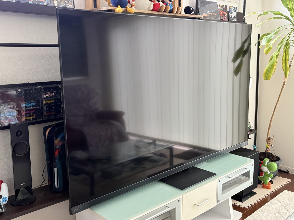 BwsOp5's tweet photo. REGZA Z875R
さすがに85インチはでかい💦 https://t.co/y9XBHliNPS