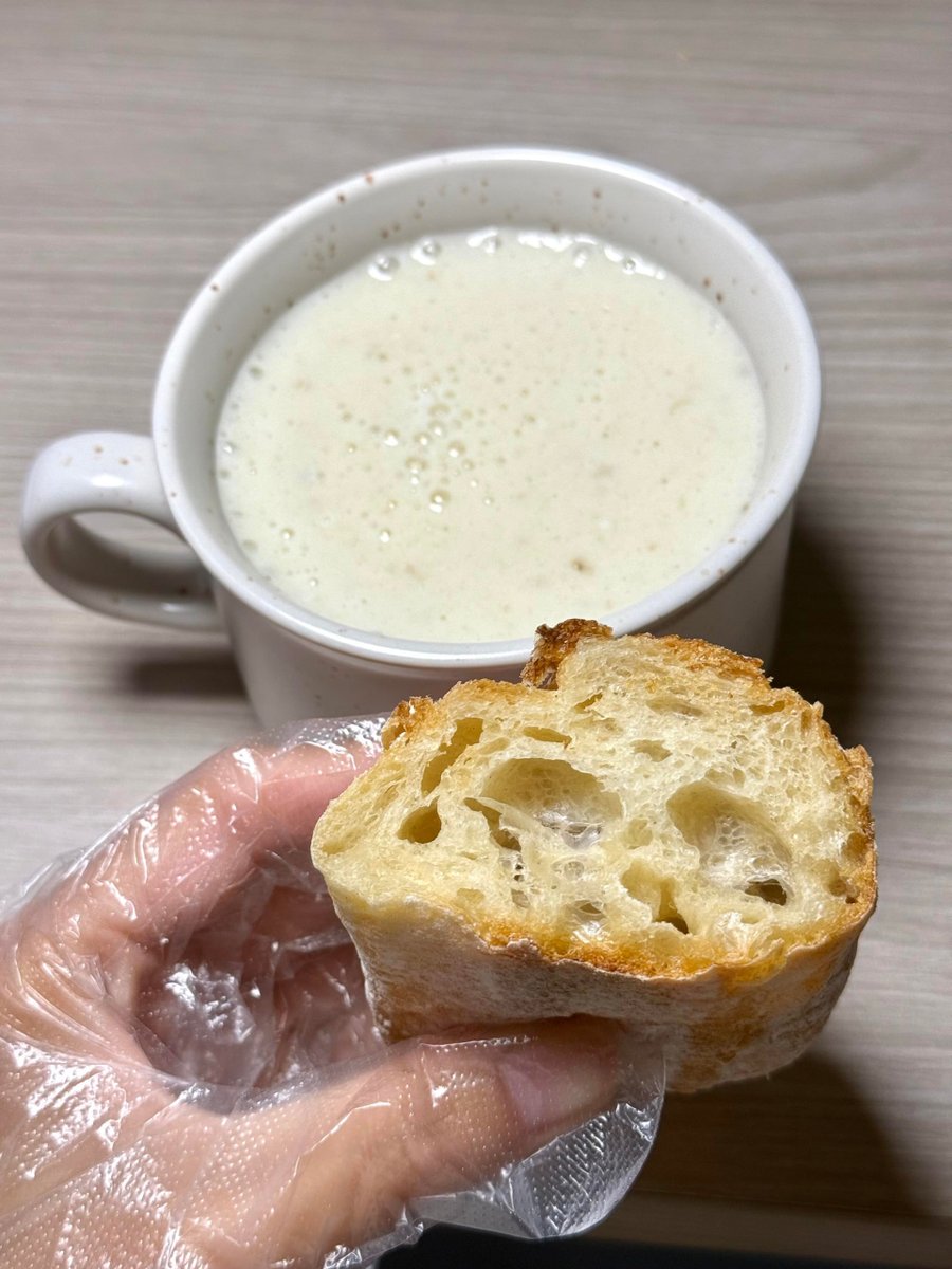 xiredd_'s tweet image. #Milk #Bread #Breakfast