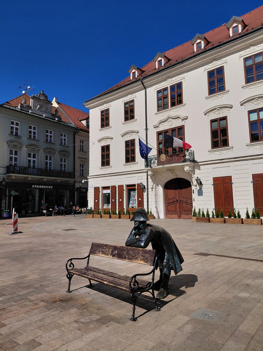 MyFaveBench's tweet photo. My Sunday Benches are nestled In the the beautiful Bratislava. Have a great day everyone ❤️
#Benchfans #Sundaybench #Bratislava https://t.co/4DGVtT5VOS