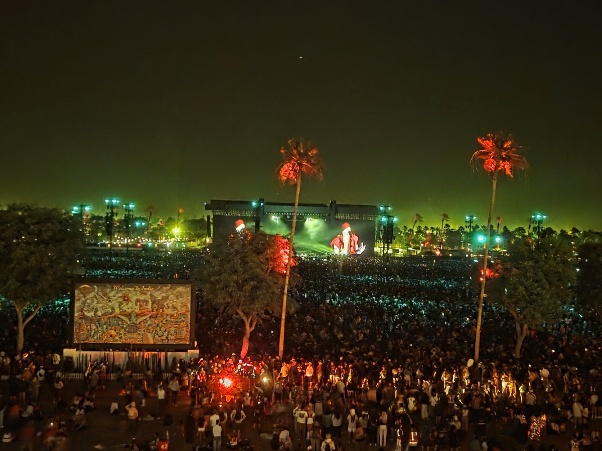 一体何人の人がジャスティンのステージを見てるんだろうね、すごい人!