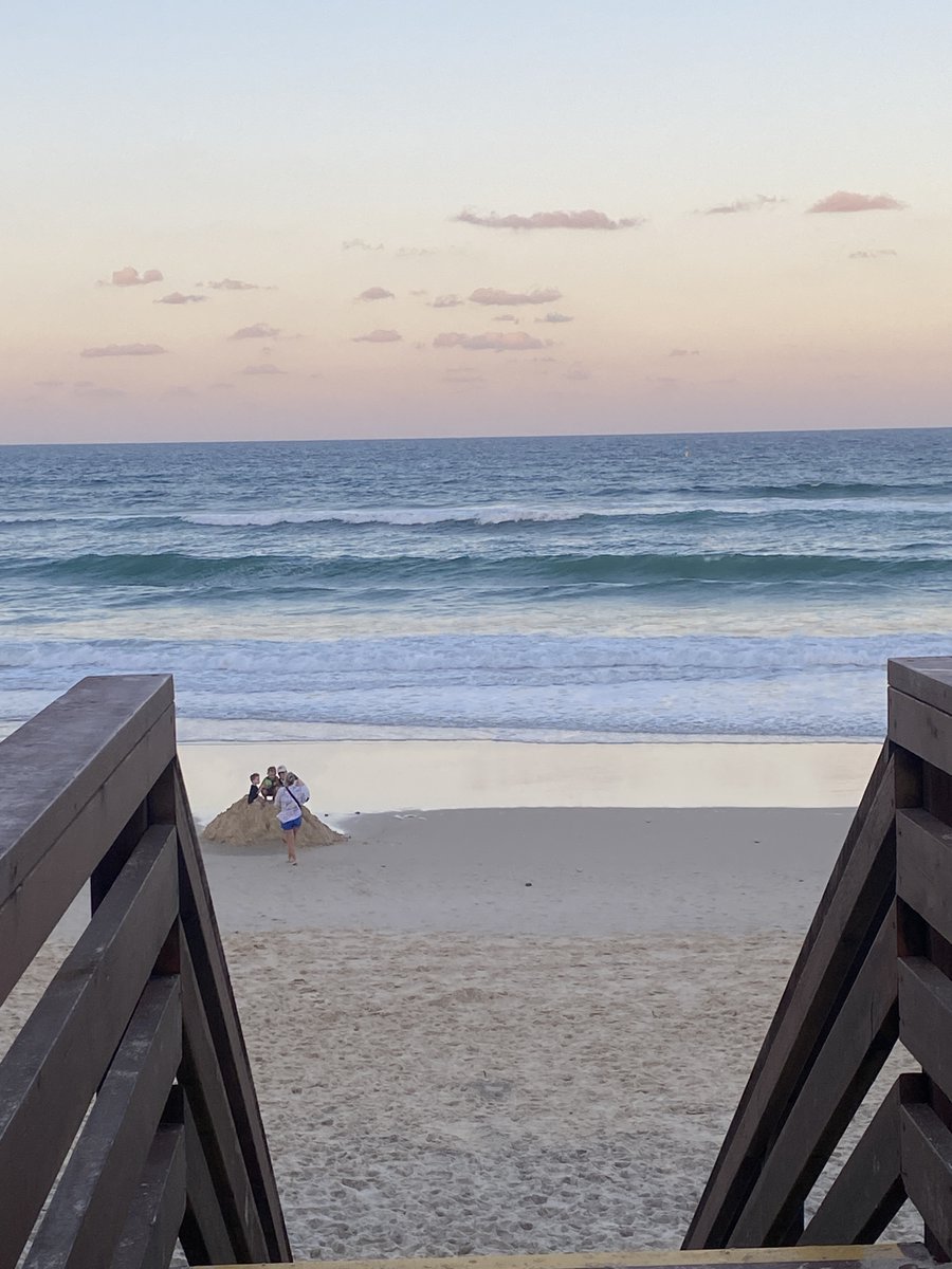 JeaneneHyles's tweet image. last light tonight

#mainbeach #goldcoast #sunset