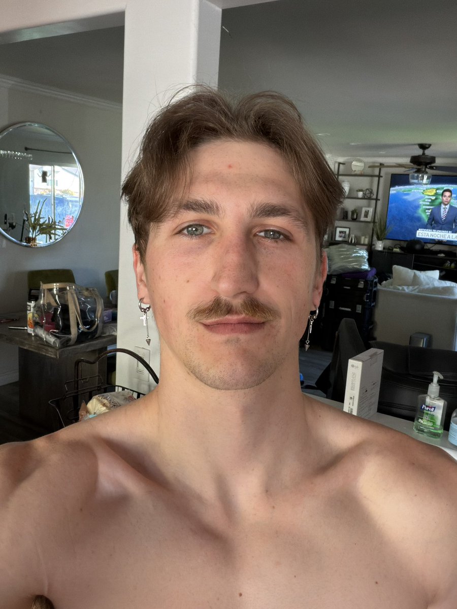 MotorCityTy13's tweet image. #haircut #gay #femboy #lgbt