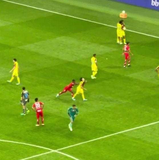 ¿Le están haciendo fiesta a un puto que pega por la espalda?

Jajajajajajajajajaja