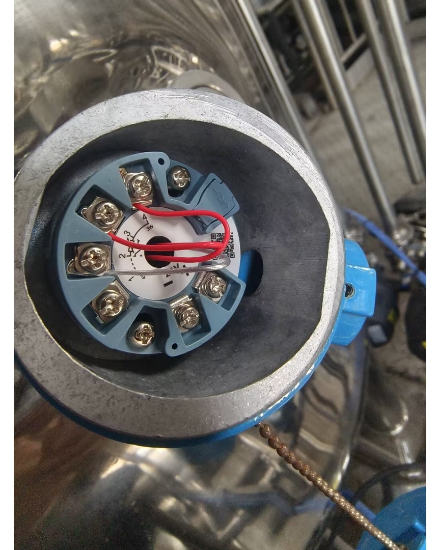 BL_bioreactor's tweet image. 🚀 Ready to elevate your biotech operations? At China Bioreactor, our expert team delivers premium solutions powered by industry-leading technology. 
#BioreactorTech #LabInnovation #B2BSolutions #HighPerformanceLab #ChinaBioreactor