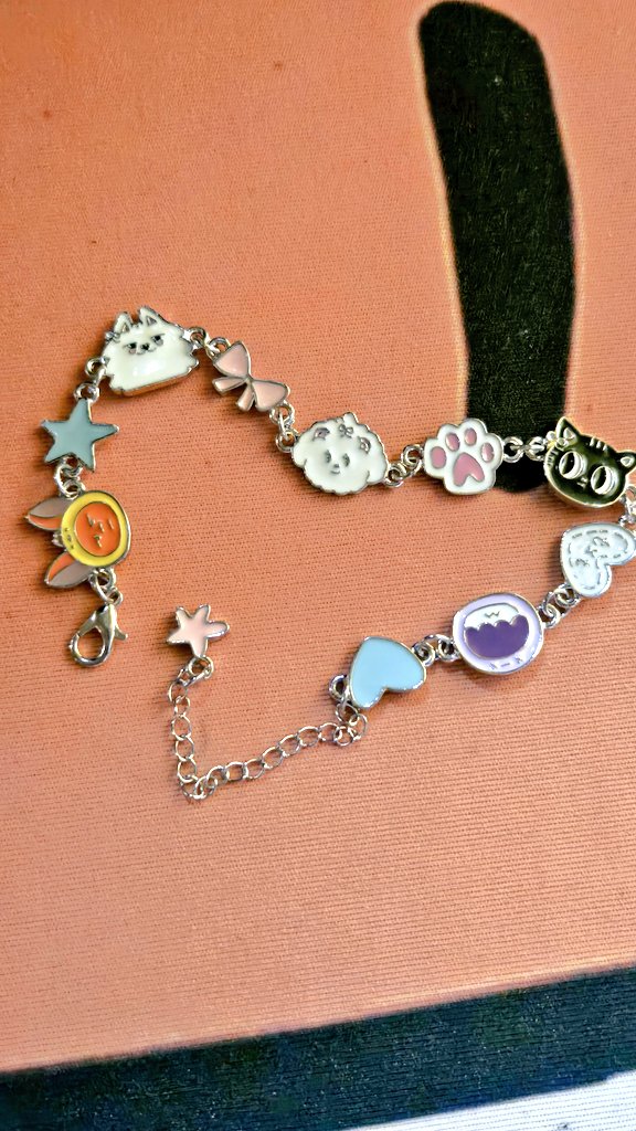 bamcuuuute's tweet photo. Ppulbatu bracelet is here. Thank you @tubatucartsz 💖
#weynbudols https://t.co/m9NoKxZXWx