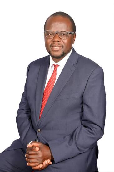 JaredoumaA's tweet photo. Migori county politics.
Things are boiling nicely there in regard to county politics.
The current governor is a long- term politician, Ochilo Mbogo Ayacko.
Previously he served as Senator,Migori County from 2018-2022 following a bye- election.
He was also MP, Rongo Constituency from 1997-2007.
In 2022 he was elected as the Governor, Migori county under an ODM party.
In 2027   he is  going to face MP, Uriri, Mark Nyamita in the race of the Governor.
Mark is serving his second term as MP, Uriri. He was first elected in 2017 through ODM party.
Jomigori mnasemaje?